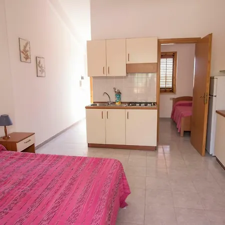 Renella 3 Beds Balcony, Wifi, Self-catering, 200mt From The Sea *
