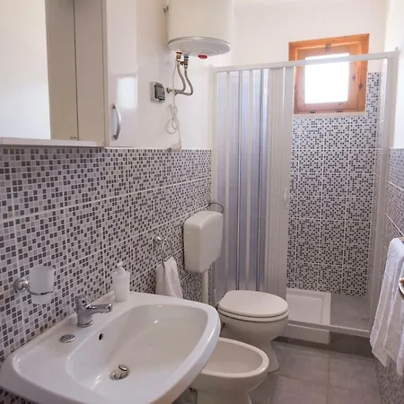 Renella 3 Beds: Balcony, Wifi, Self-catering, 200mt From The Sea *